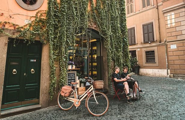 ROME: Discover the city with an E-Bike tour at sunrinse or sunset time