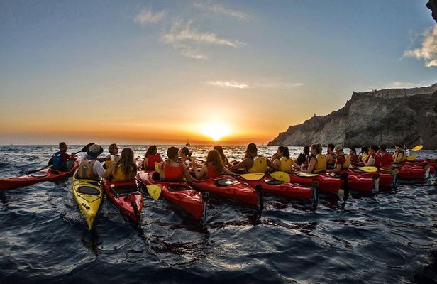 Santorini: Sunset Sea Kayak with Light Dinner