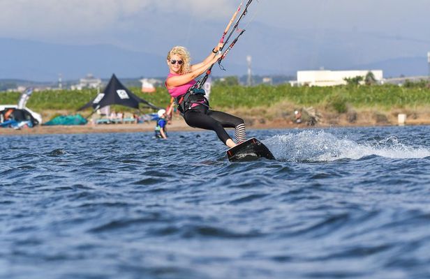 Kitesurfing and windsurfing in Sicily in the Lo Stagnone lagoon