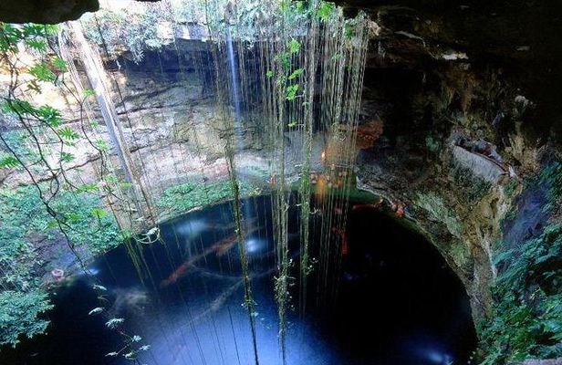 Deluxe adventure! 2 Sacred Cenotes, Chichen Itza and Valladolid from Tulum City