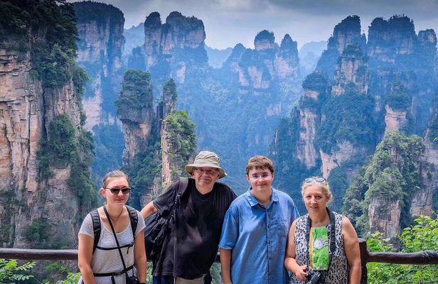 2-Day Private Tour to Mt.AVATAR & Glass Bridge & Mt.Tianmen