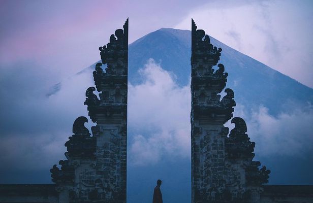 Bali Instagram Tour: Lempuyang - Besakih - Tirta Gangga (Private)