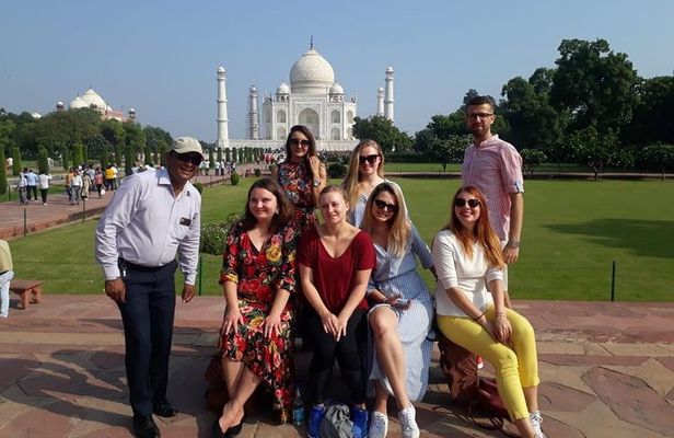 Taj Mahal and Agra Fort tour By Superfast Train from Delhi