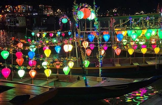 Walking Tour Hoi An city & Sampan Boat Ride with Colourful Lanterns,Night Market