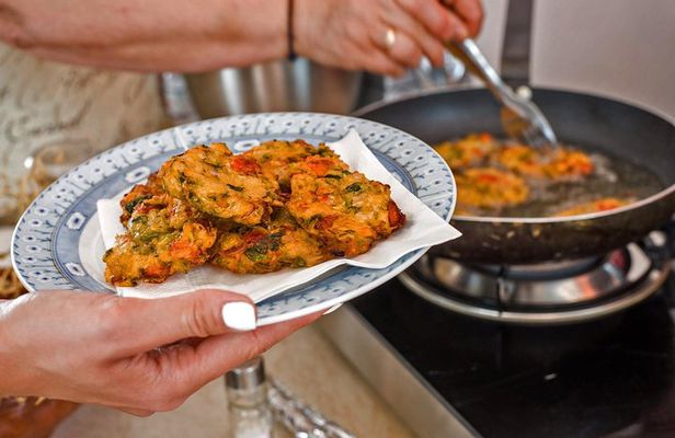 Santorini : Cooking Class & Easy Hike