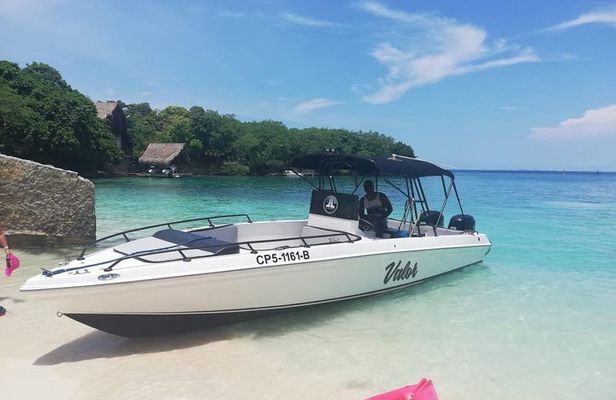 28-foot boat rental to go to Islas del Rosario (or Bahía)