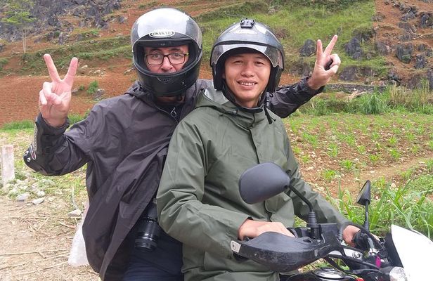 2 days Ancient Tea Tour and Real Homestay West of Ha Giang