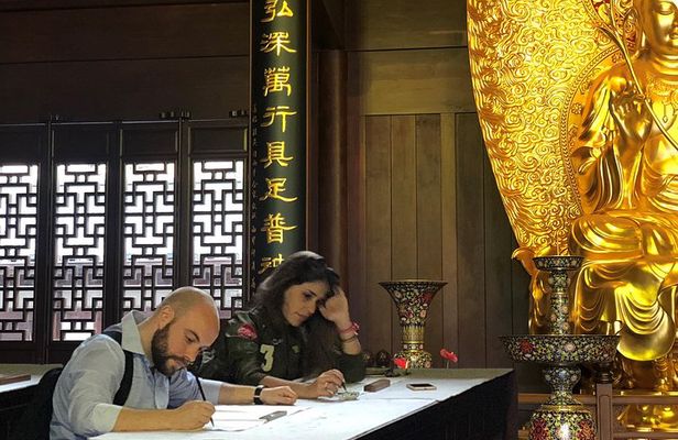 8 or 10 Hours Private Old Culture in New Shanghai Tour (or Layover)