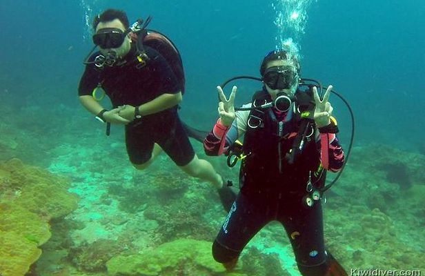 Open water scuba certifiication course with beach dives