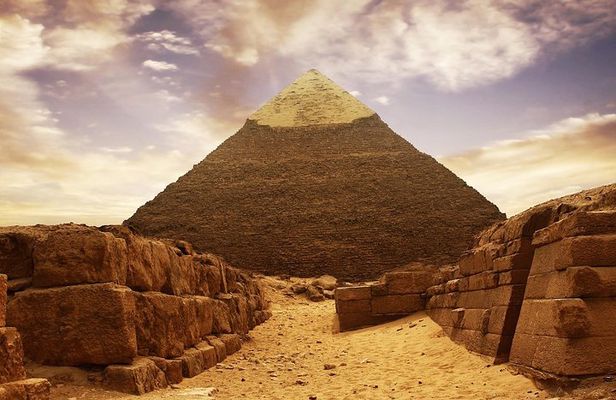 From Hurghada: Cairo 2-Day Tour incl. Flights and Hotel