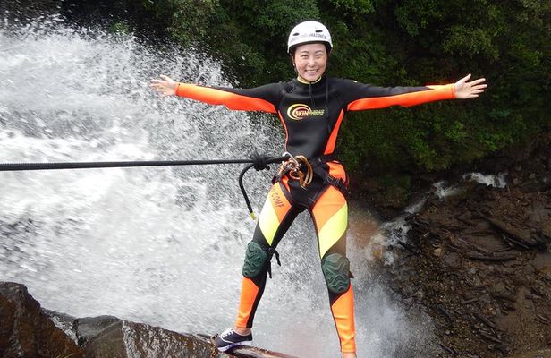 Canyoning in Baños Chamana Waterfall