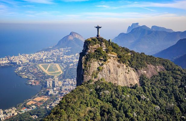 Private Helicopter Tour in Rio de Janeiro for 3 people-45 minutes