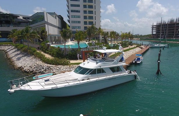 Cancun Boat Tour to Isla Mujeres on Luxury Yacht with Chef -SR55C