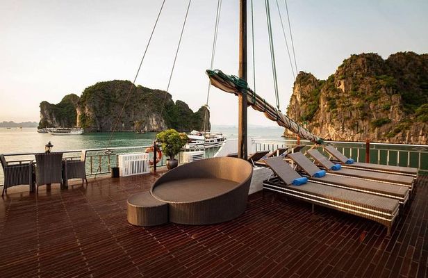 2 Days Overnight on Garden Bay Cruise 