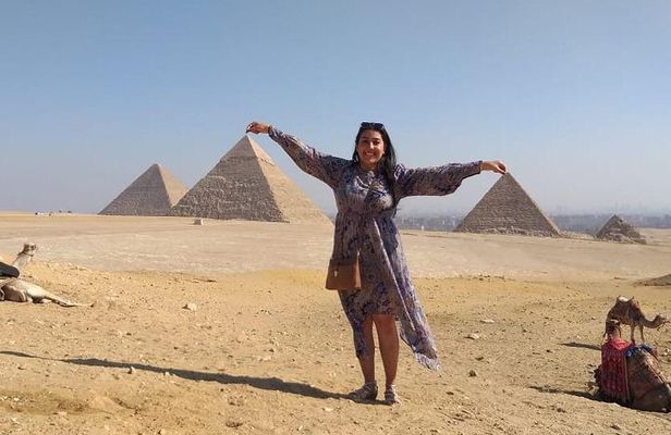An excellent Tour to Pyramids of Giza, Memphis and Saqqara including camel ride