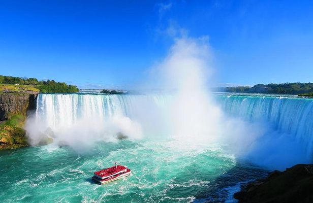 Niagara Falls Tour with Cruise and Transportation from Toronto