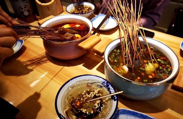 Discovery more Chengdu evening food tour with locals