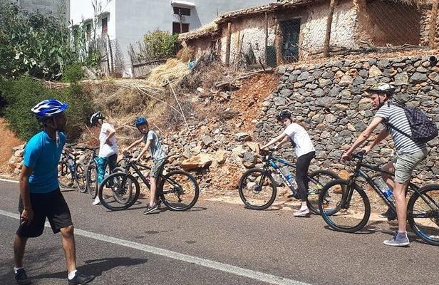 Discover Paradise Valley by Biking&Hiking