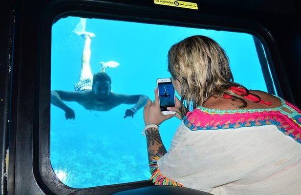 Semi Submarine Sea Trip & Diver Show With transfer - Marsa Alam