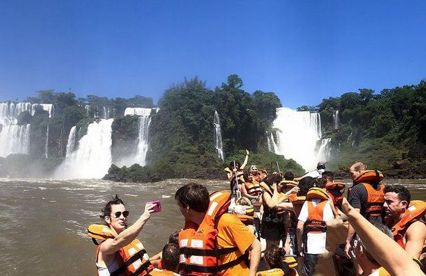 Cataratas Iguazu Argentinas Tour and Great Adventure on boats tour