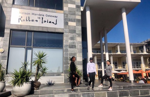 Robben Island Half Day Tour with Diamond Museum experience
