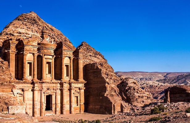 2-Night Private Jordan Mystics Tour: Dead Sea, Wadi Rum, and Petra
