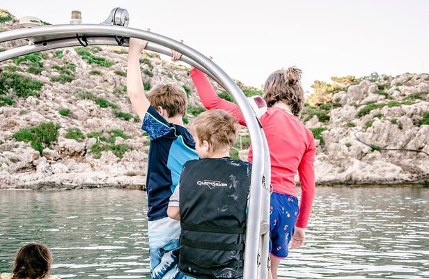 Private boat trip Chania - Thodorou - Lazaretta (price per group-up to 9 people)