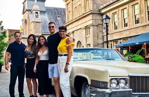 PRIVATE 1-Hour Tour Old-Montreal in Vintage Convertible Cadillac