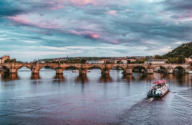 Prague food and cultural tour - 6 hours fairytale experience