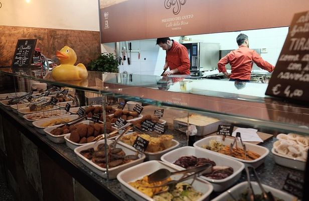 Bacaro tour unblended: a pure Venice experience for foodies