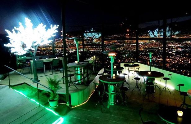 Dinner + Typical dance show at the best viewpoint in San José