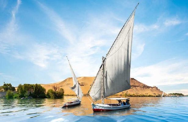 Pyramids and Sphinx Tour with River Nile Boat Cruise