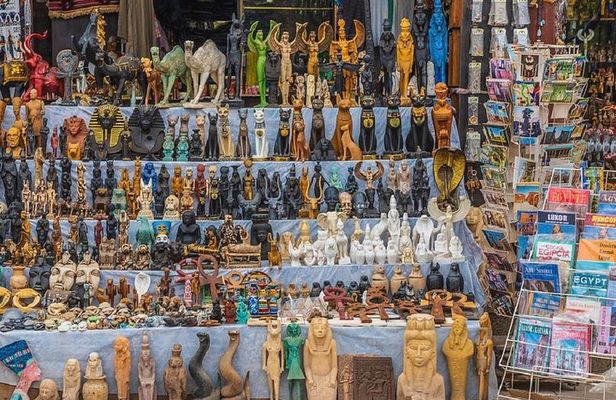 Luxor tourist market