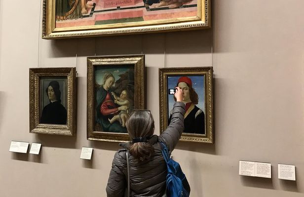 Louvre Museum Masterpieces Small-Group Tour