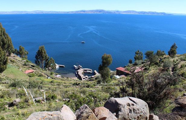Tour Uros and Taquile in Speedboat (full day)