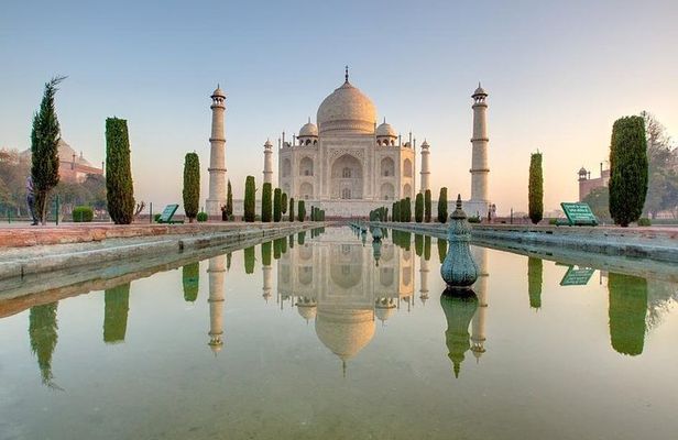 Taj Mahal Entrance Ticket with Including Private Guide