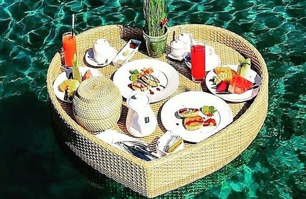 Bali romantic floating breakfast - jungle swing - monkey forest - Ubud art shop.