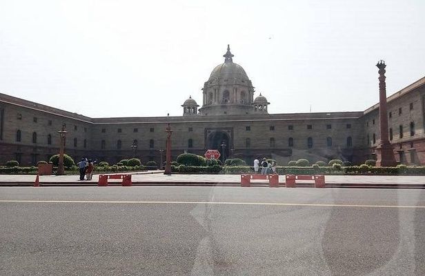 Delhi City Sightseeing Tour In a Private Car With Safe & Reliable Driver
