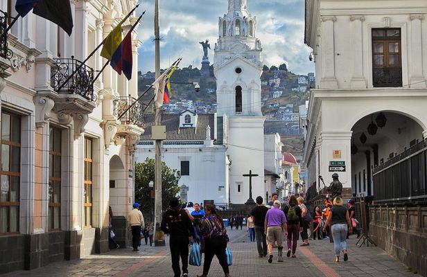 Private and Personalized City Tour of Quito Teleferico and Middle of the World