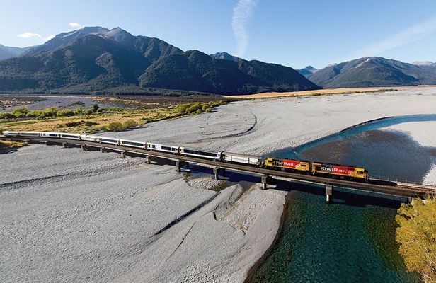 2 Day West Coast Glaciers and TranzAlpine Train: Queenstown to Christchurch