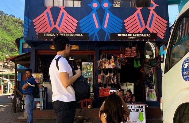Tour of Scenic Villages: Santa Catarina and San Antonio Palopó