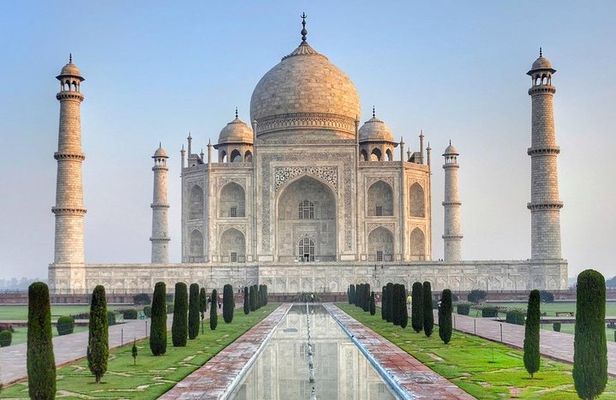 Skip-the-Line Taj Mahal VIP Entrance Tour