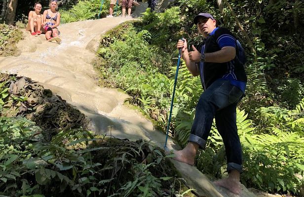 Half day Sticky Waterfall (Bua Thong Waterfall) and local market