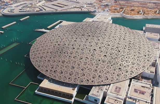 Private Abu Dhabi City Tour with Louvre Museum & Sheikh Zayed Grand Mosque