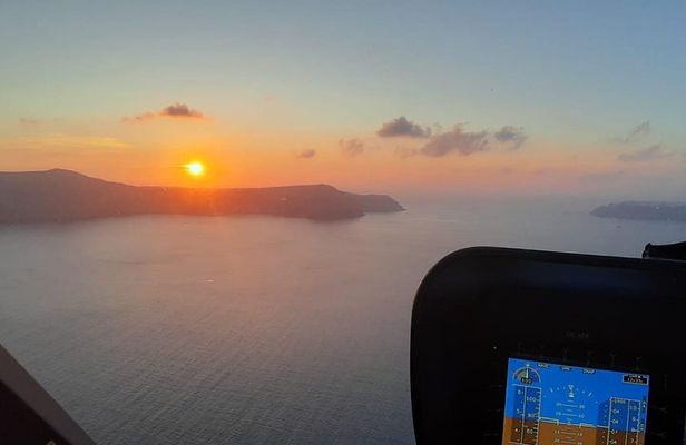 Private Helicopter Tour Santorini 20 minutes - up to 4 passengers