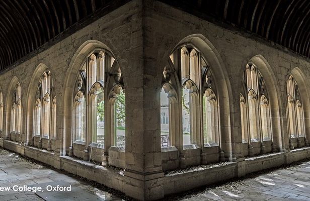 Hogwarts Tour Includes New college+ Christchurch +Divinity school