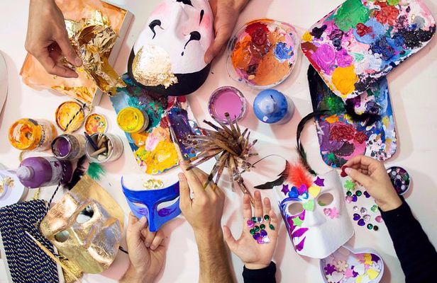 Mask-making workshop in the heart of Venice