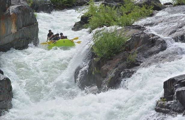 Middle Fork American River - Full Day Rafting Trip (Class 4)