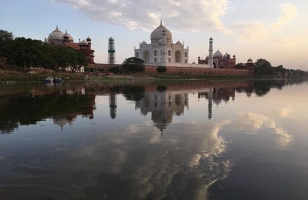 Taj Mahal Tour All Inclusive Private Tour from Delhi