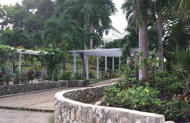 Explore Montego Bay Jamaica Rose Hall Great House Day/Night Tour 